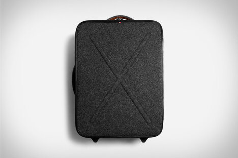 Hardgraft Worldly Cabin Suitcase Hardgraft Worldly Cabin Suitcase