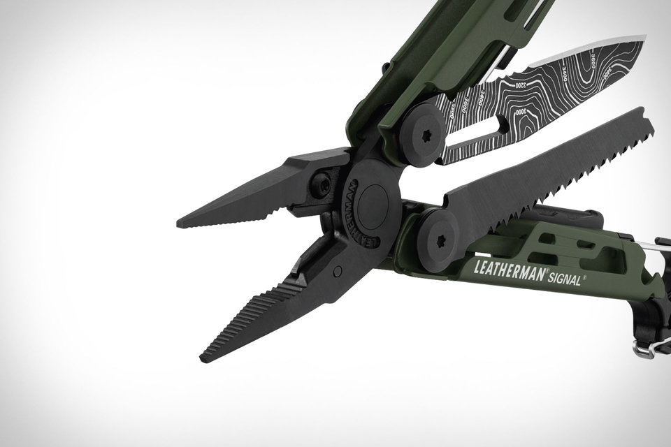 Leatherman Topo Signal MultiTool Uncrate