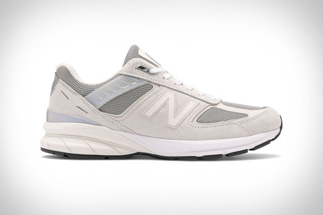 New Balance 990v5 Nimbus Cloud Sneakers New Balance 990v5 Nimbus Cloud Sneakers