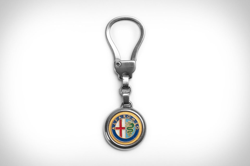 Key-rings - Vintage KEYCHAIN : Alfa Romeo On Leather - RaRe - 19**'s - porte -cles