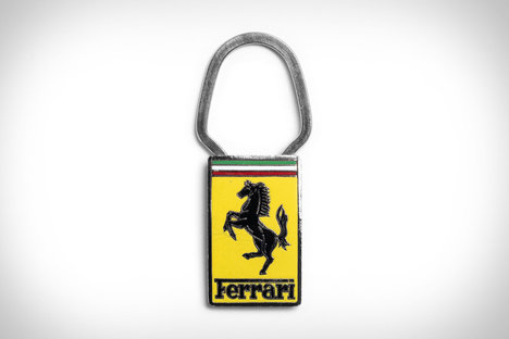 Porte-clés Ferrari vintage M. Cupps x Uncrate