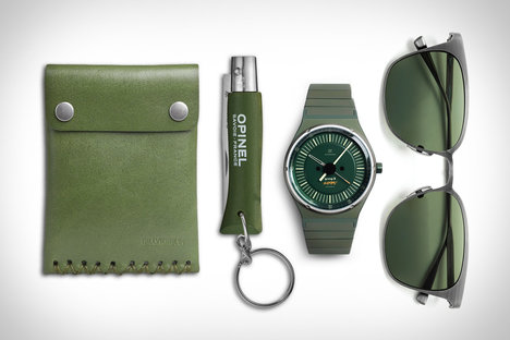 Everyday Carry: Grass Everyday Carry: Grass