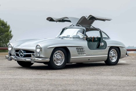 1957 Mercedes-Benz 300 SL Gullwing Coupe 1957 Mercedes-Benz 300 SL Gullwing Coupe
