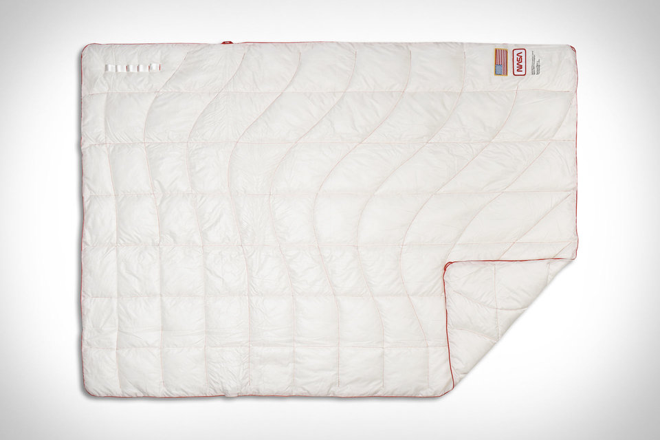 NASA NanoLoft Puffy Blanket Uncrate