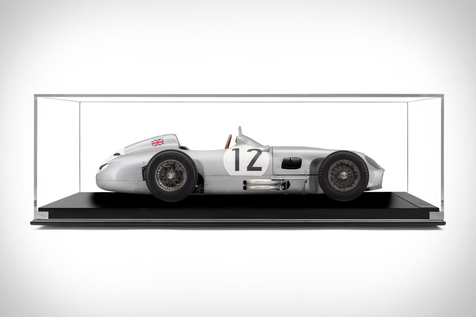 メルセデスベンツW196モノポスト1：8スケールモデル | Uncrate