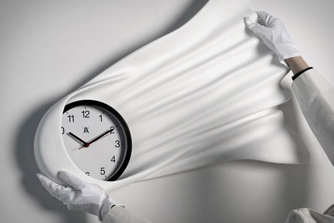 丹尼尔·阿舍姆（Daniel Arsham）的落钟