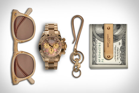 Everyday Carry: Mother of Pearl Everyday Carry: Mother of Pearl