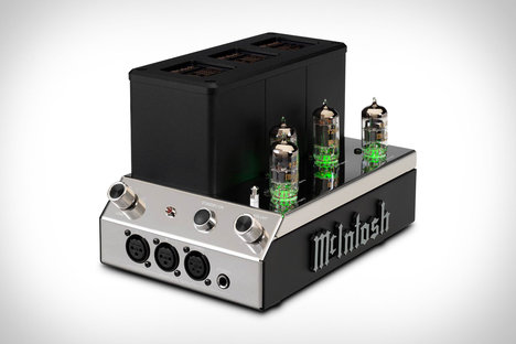 McIntosh MHA200 Headphone Amplifier McIntosh MHA200 Headphone Amplifier