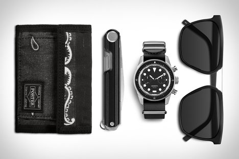 Everyday Carry: Grayscale Everyday Carry: Grayscale