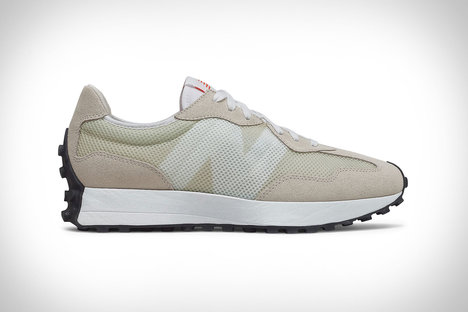 New Balance 327 Moonbeam Sneakers New Balance 327 Moonbeam Sneakers