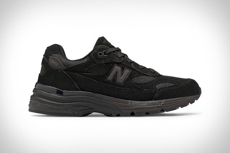 New Balance 992 All-Black Sneakers New Balance 992 All-Black Sneakers