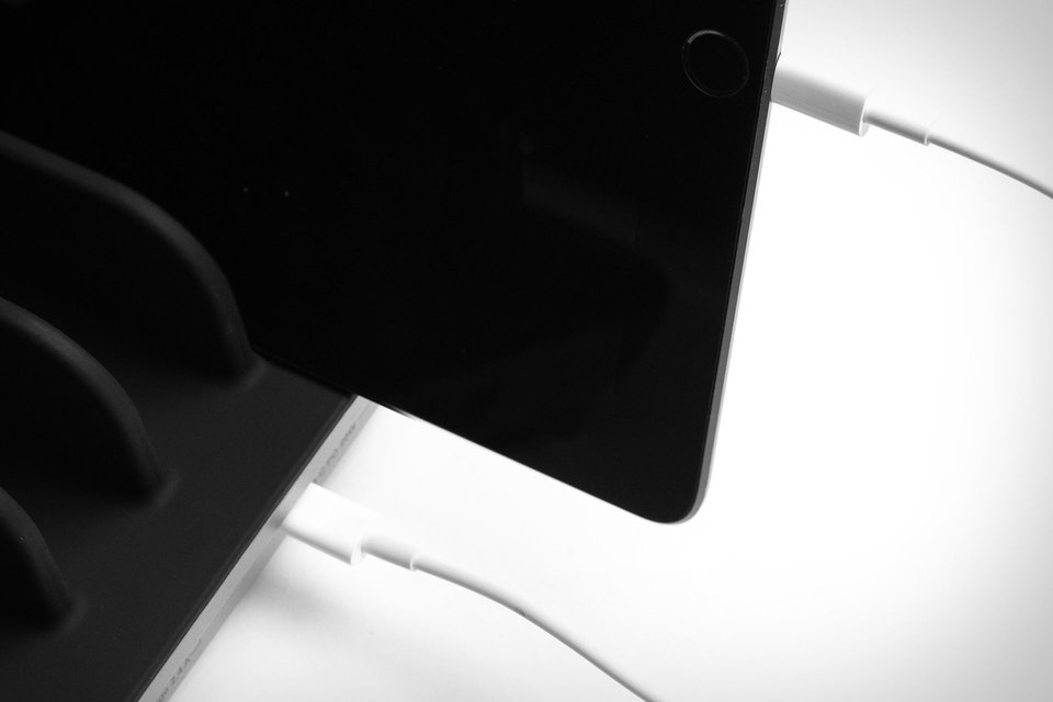 Satechi Dock5 Charging Station | Uncrate