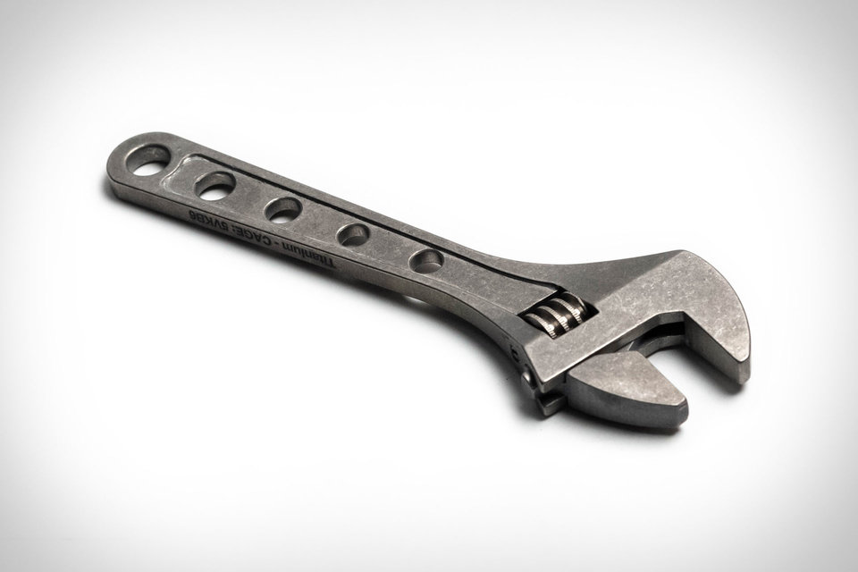 Titanium Pocket Wrench Uncrate