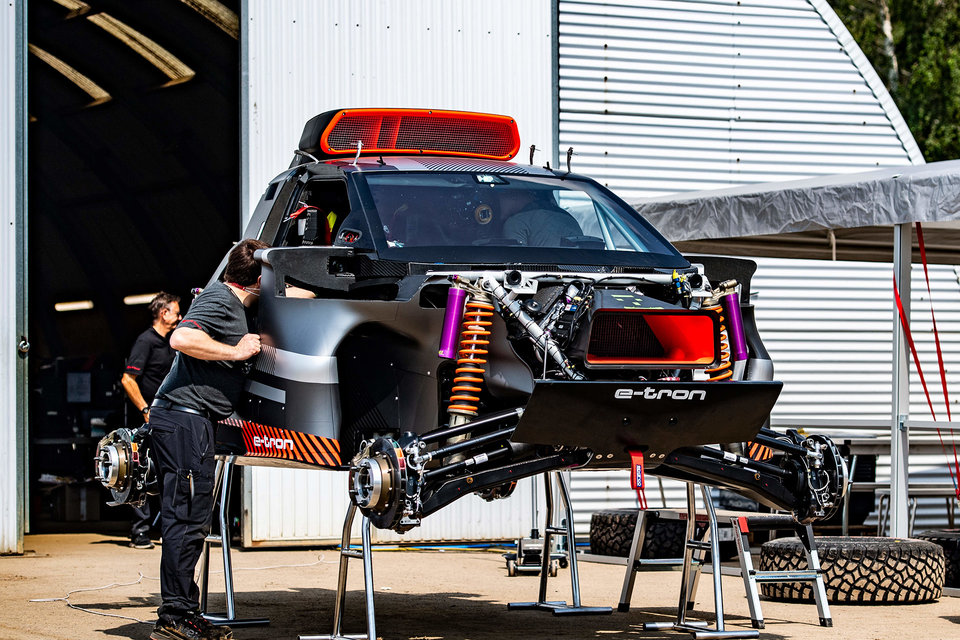 Audi RS Q e-tron Rally Car | Uncrate