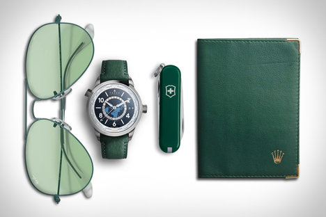 Everyday Carry: Check In Everyday Carry: Check In