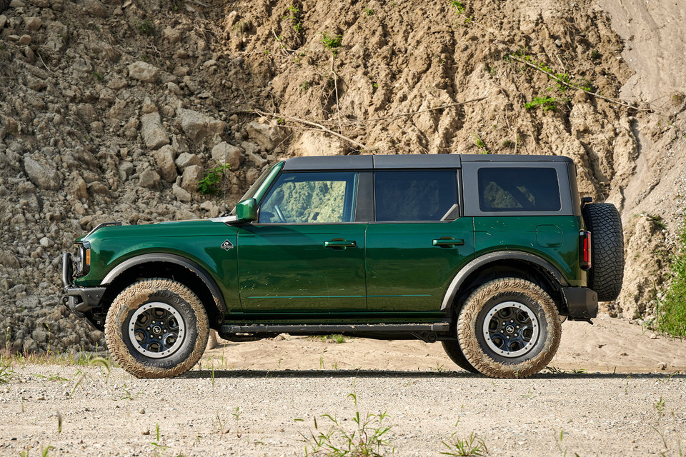 2022 Eruption Green Ford Bronco Suv 