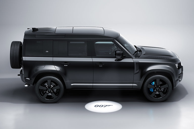Land Rover Defender V8 Bond Edition SUV