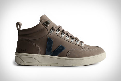 Veja Roraima Mid-Top Hiking Sneakers Veja Roraima Mid-Top Hiking Sneakers
