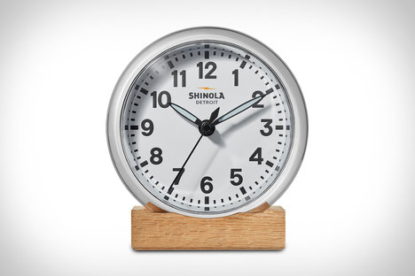 Reloj de escritorio Shinola Runwell