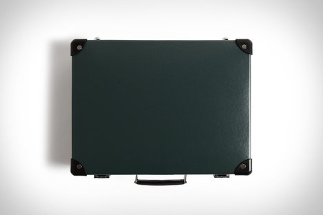 グローブトロッターアタッシェを死ぬ時間はない