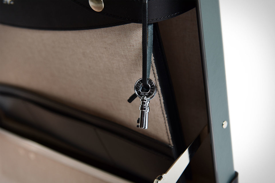 globe-trotter-no-time-to-die-attache-uncrate