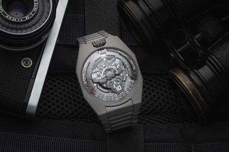 UR-100V Full Titanium Jacket Watch UR-100V Full Titanium Jacket Watch