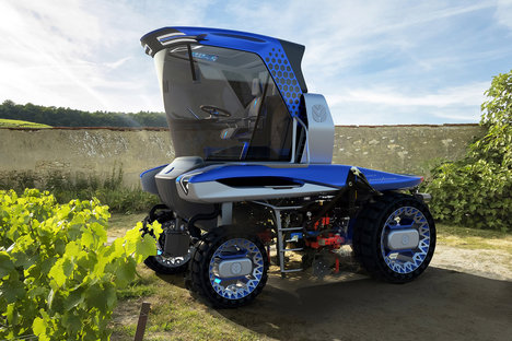 New Holland x Pininfarina Straddle Tractor Concept New Holland x Pininfarina Straddle Tractor Concept