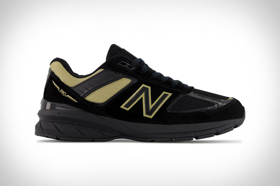 New balance black and best sale gold sneakers