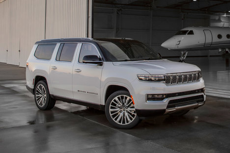 2023 Jeep Grand Wagoneer L SUV 2023 Jeep Grand Wagoneer L SUV