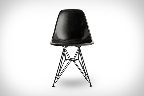 Eames Molded Fiberglass Side Chair Eames Molded Fiberglass Side Chair