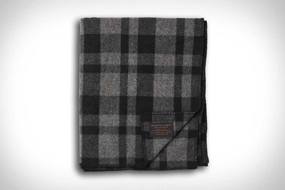 Filson Mackinaw Wool Blanket Uncrate