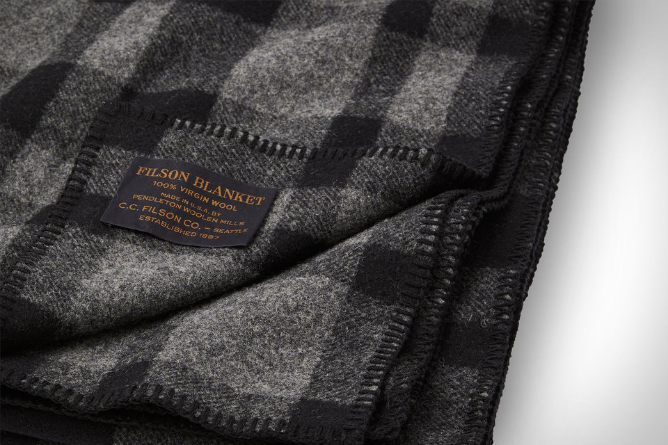 Filson Mackinaw Wool Blanket Uncrate