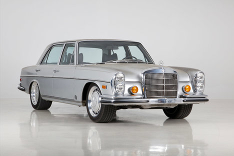 Icon Derelict 1971 Mercedes 300SEL Sedan Icon Derelict 1971 Mercedes 300SEL Sedan