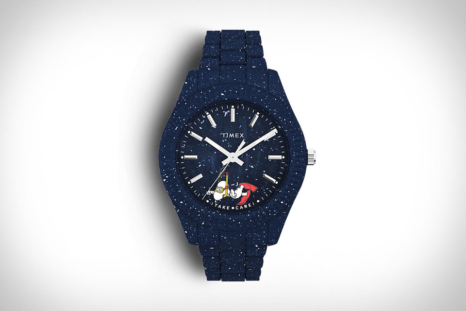 Timex Waterbury x Peanuts Ocean プラスチック ウォッチ | Uncrate