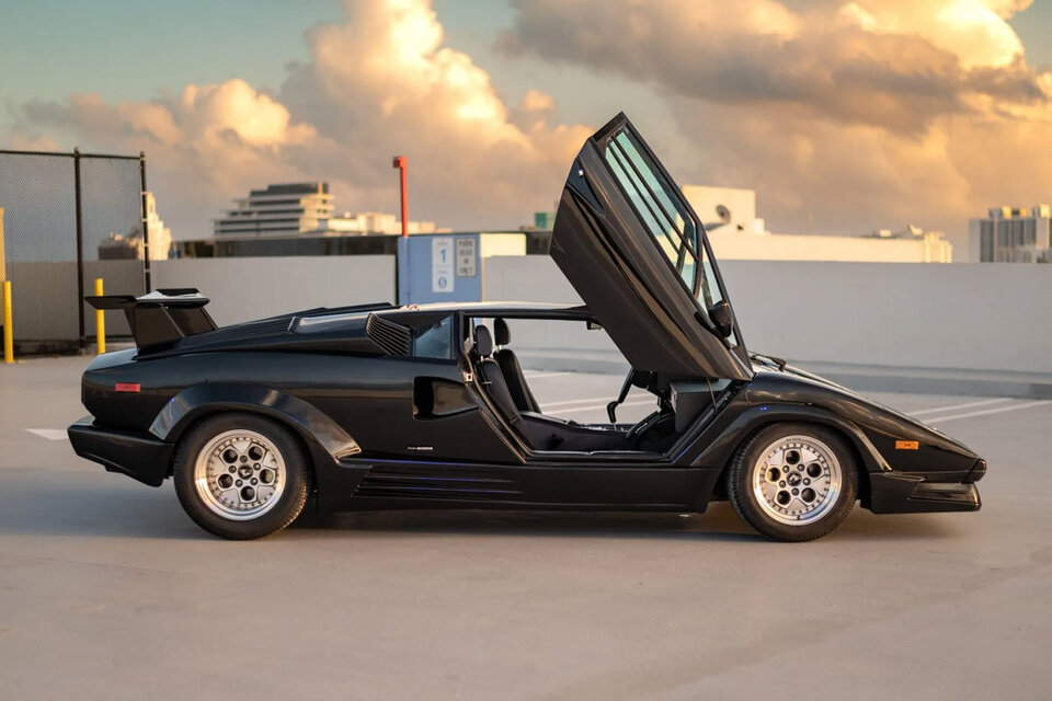 Rod Stewart's 1989 Lamborghini Countach 25th Anniversary | Uncrate