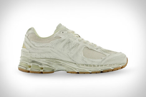 New Balance 2002R 做旧橡胶鞋底