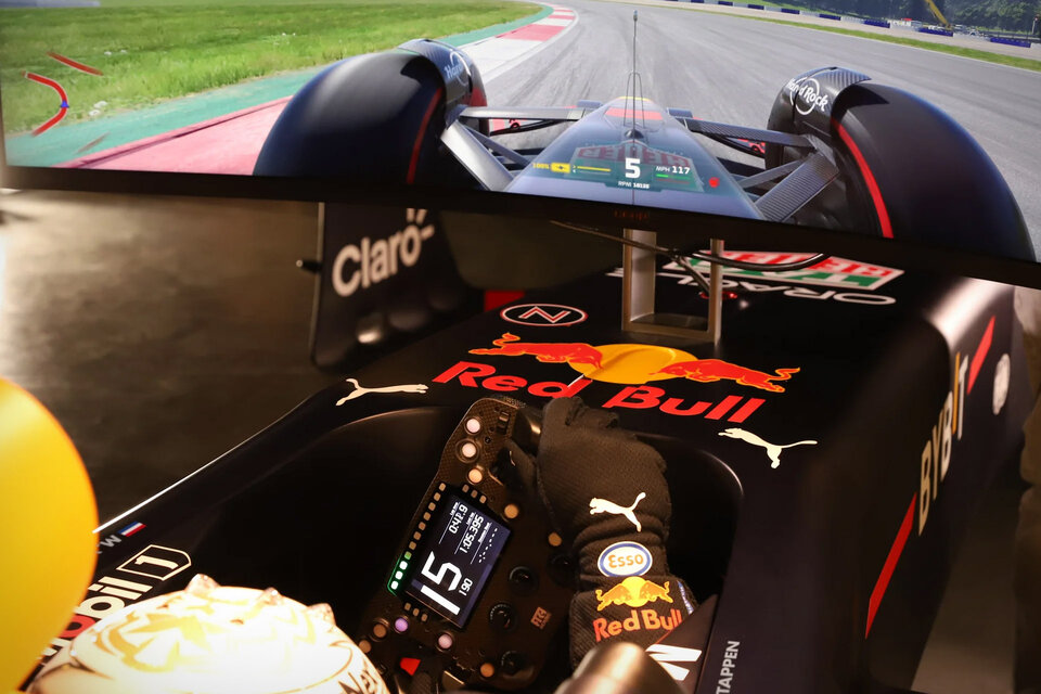 2022 Oracle Red Bull RB18 Racing Simulator | Uncrate