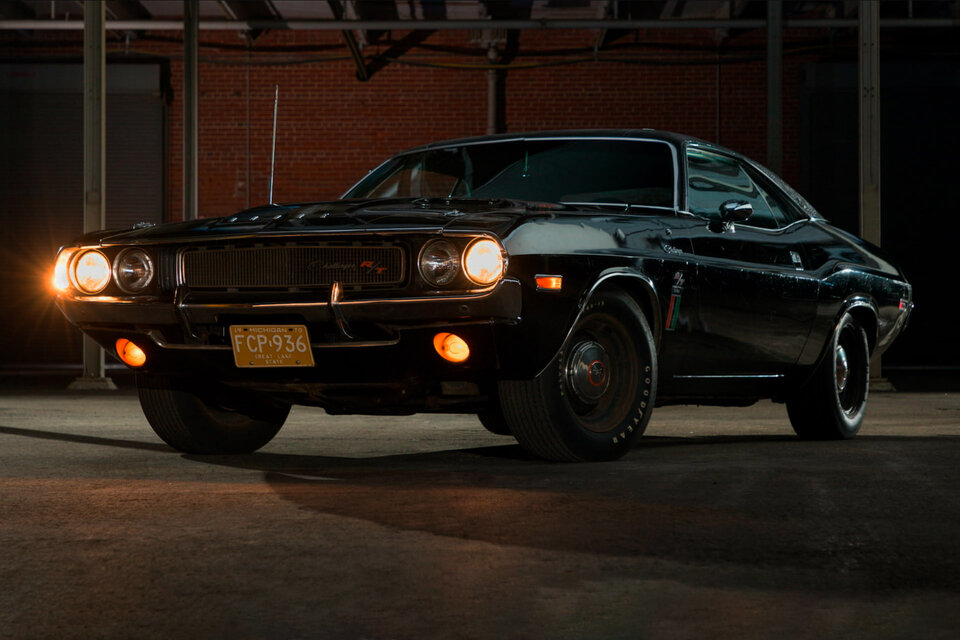 1970 ダッジ チャレンジャー HEMI R/T ブラック ゴースト | Uncrate