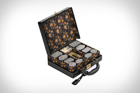 Gucci Decorative Crocodile Poker Set Gucci Decorative Crocodile Poker Set