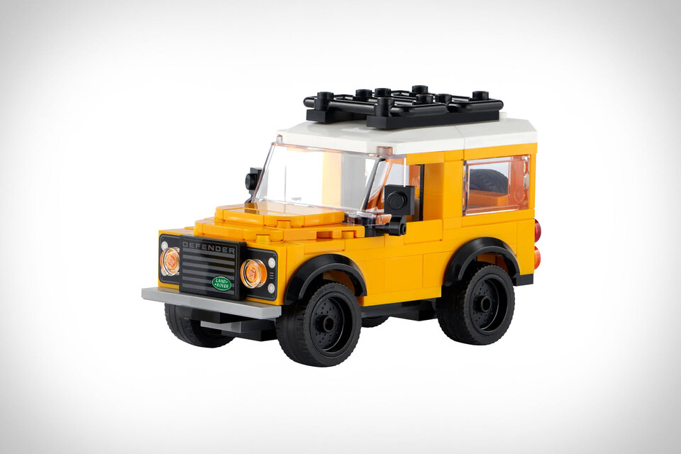 LEGO Land Rover Classic Defender Uncrate