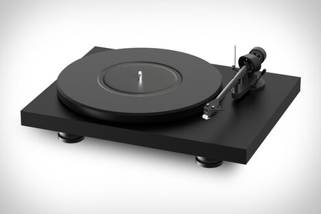 Pro-Ject Debut Carbon EVO Turntable