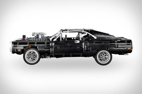 LEGO Dom's Dodge Charger LEGO Dom's Dodge Charger