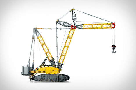 LEGO Liebherr Crawler Crane LR 13000 LEGO Liebherr Crawler Crane LR 13000