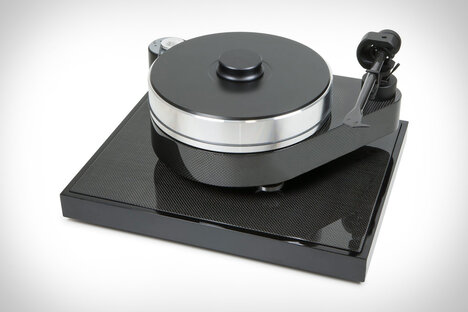 Pro-Ject RPM 10 Carbon Turntable Pro-Ject RPM 10 Carbon Turntable