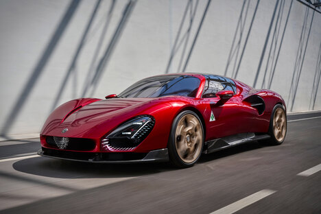 2024 Alfa Romeo 33 Stradale Coupe 2024 Alfa Romeo 33 Stradale Coupe