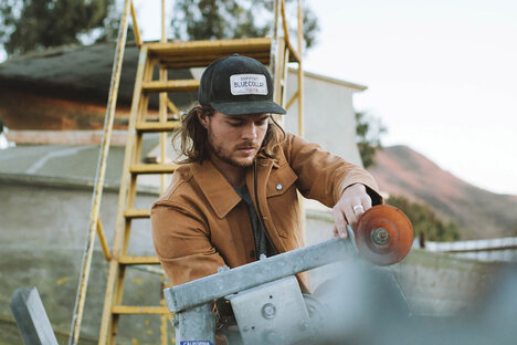 Veste de terrain en fer et résine