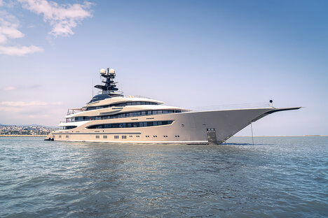 KISMET: A Luxurious Superyacht by Lurssen