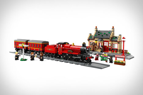 LEGO Hogwarts Express Train