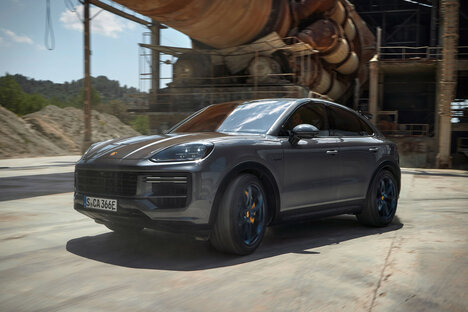2024 Porsche Cayenne Turbo E-Hybrid SUV 2024 Porsche Cayenne Turbo E-Hybrid SUV