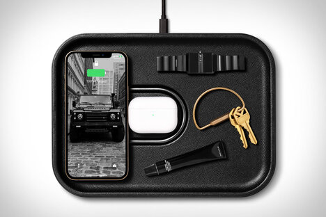Courant Mag 3 Wireless Charging Valet Courant Mag 3 Wireless Charging Valet